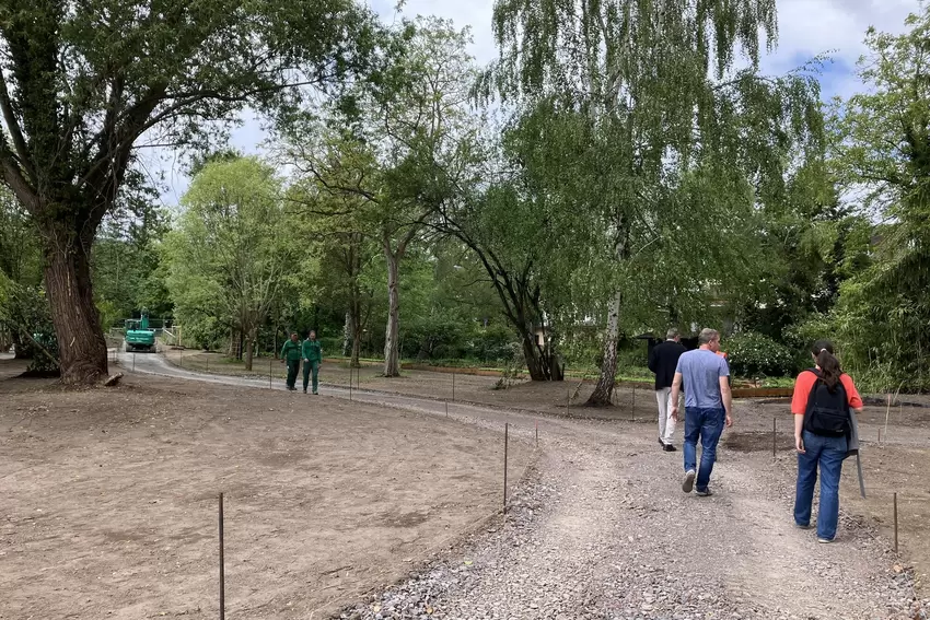 Die Wegeführung im Gartenschau-Entree steht.