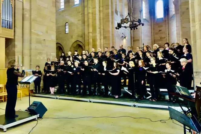 Stephanie Benton aus Colorado war einer der drei Dirigenten des International Choir Rheinland Pfalz.
