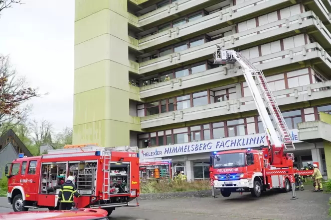 Am frühen Sonntagmorgen war die Feuerwehr schon wieder im Einsatz im früheren evangelischen Krankenhaus.