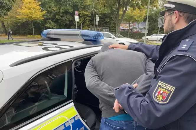 Die Polizei nahm einen 32-Jährigen vorübergehend fest.