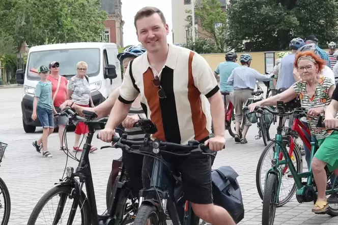 Vorneweg geradelt bei der öffentlichen Auftakt-Radtour zum diesjährigen Stadtradeln ab dem Domplatz: Klimaschutzmanager Christop