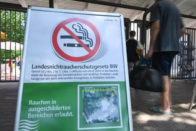 Baden-Württemberg hat seine Rauchverbote ausgedehnt, beispielsweise auf Schwimmbäder.
