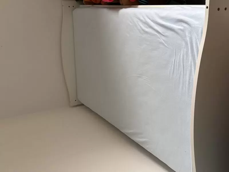 11253917_10_1 Verkaufe ein schönes und stabiles Baby-Gitterbett in der Größe 70 x 140 cm. Das Bett ist in einem sehr guten, gepflegten Zustand