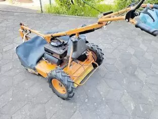 AS 28/3  6 PS  Schnittbreite 63cm .Mäher mit 2 Gang Getriebe und Hinterradbremse  VB 1400 Euro