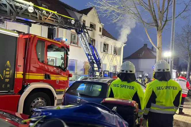 Schock im Morgengrauen: Bei einem Wohnungsbrand in der Peter-Drach-Straße wurden im Januar zwei Menschen verletzt.