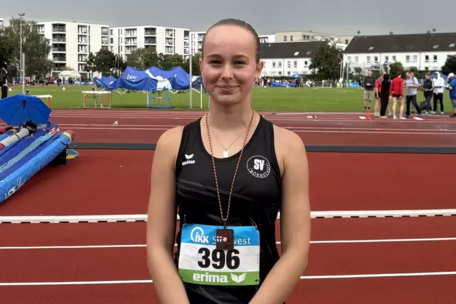 Elena Engel vom SV Börrstadt schaffte im Dreisprung bei den U18-Landesmeisterschaften in Mainz eine neue persönlich Bestleistung