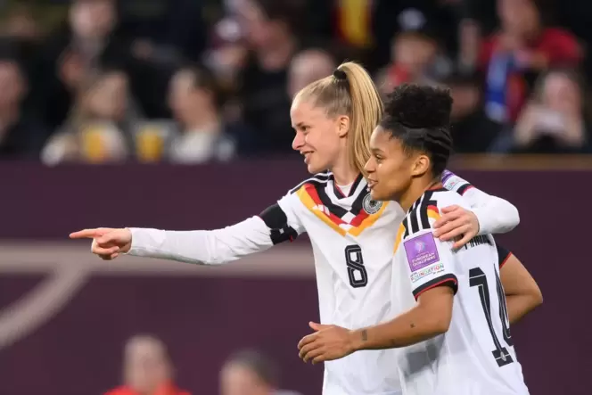 Vivien Endemann (l) und Shekiera Martinez