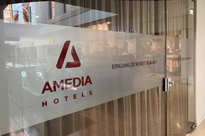 Amedia-Hotel: Eingangsbereich von der Mall der Postgalerie aus.