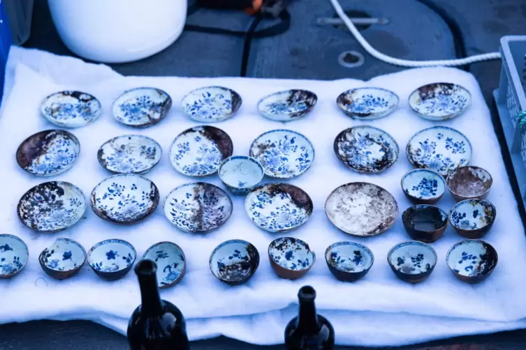 Porzellan aus Schiffswrack in Norwegen