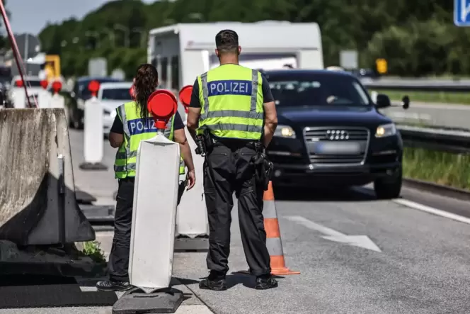 Zu lange schon wird an den deutschen Grenzen wieder kontrolliert.