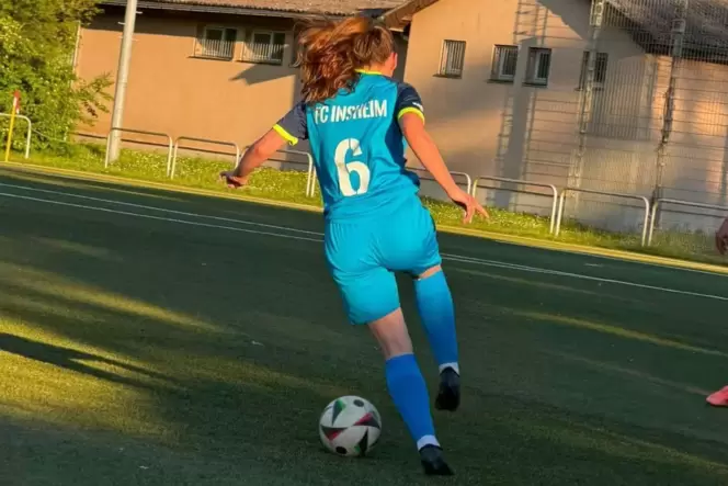 Erste Frau im Südpfälzer Männerfußball: Jana Rasch.