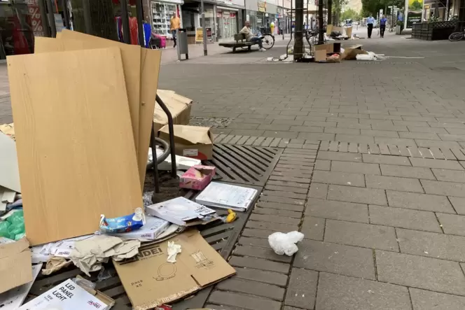 Müll in der City soweit das Auge reicht.