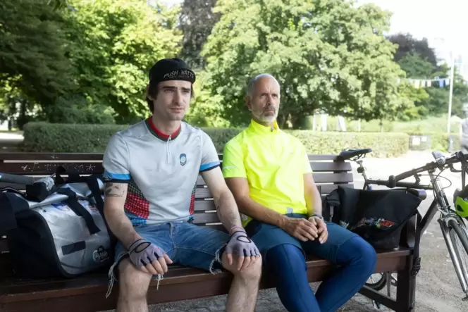 Souverändes Pendeln zwischen Komik und Tragik: Bert (Christoph Maria Herbst) und Tyler (Aaron Hilmer)in einer Szene des Films "S