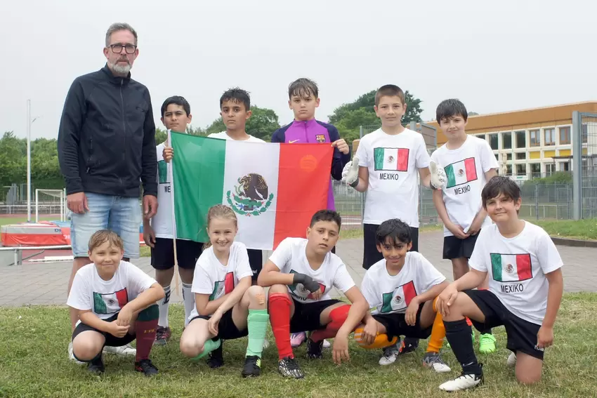 Team Mexiko, Gruppe A (GS Hilgard I), vorne von links: Milan Ruhstorfer, Sophia Malavkin, Hilal Alahmad, Jan Marunisi, Joris Pla