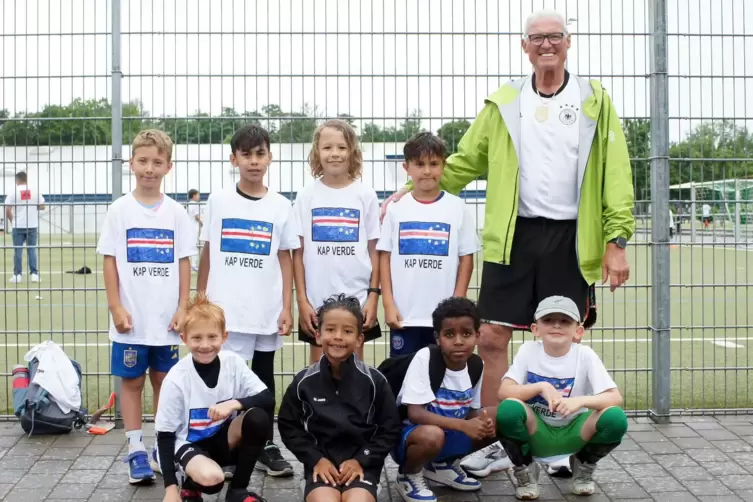 Team Kap Verde, Gruppe C (GS Sechsmorgen), vorne von links: Moritz Igel, Patrice Pinodi, Dilet Amanuel Tekeln, Felix Becker. Hin