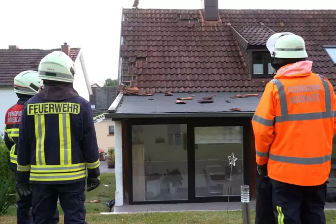 Unwetter beschädigt mehrere Häuser