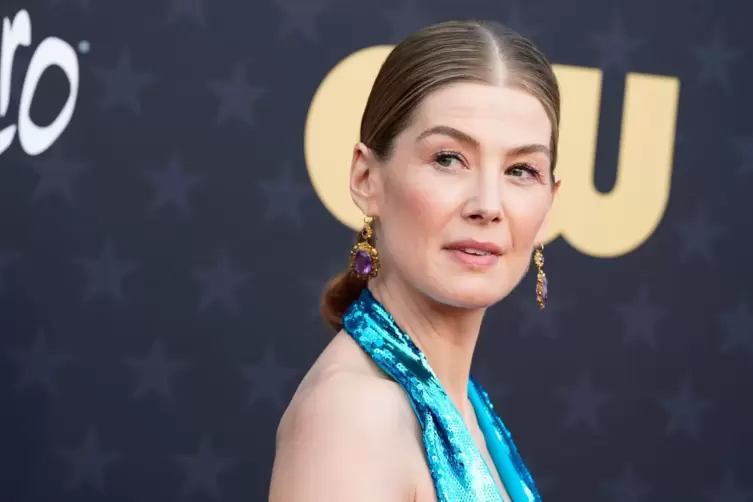 Rosamund Pike