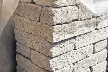 11253964_10_1 ca.1m² 20x20x8, 0,5m² 20x10x8, 4,5 m² 16x16x8 5€/m², 11m² Doppel-T 20x16,5x6 2€/m². Ca. 4,5 m² Leicht-Mauerblock 50x25x15 grau 2