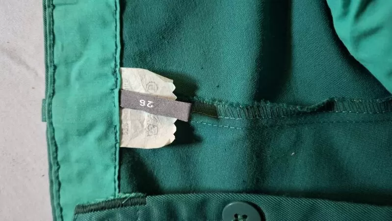 11254249_10_1 Stihl Schnittschutzhose Größe 26, sehr guter Zustand zu verkaufen VB € 20.- nur an Selbstabholer.