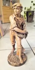 11254011_10_1 ca. 34 cm hoch. Holzfigur aus Erbmasse, deswegen keine weiteren Informationen. Sie scheint lasiert zu sein. Es fehlt der rechte