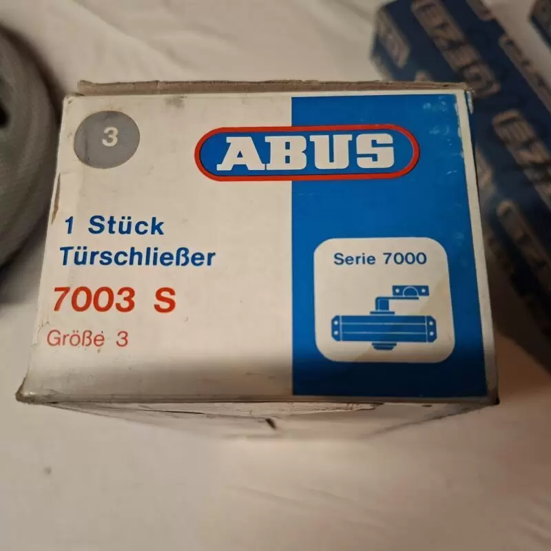 11254251_10_1 2x GEZE und einmal Abus, unbenutzt und in Originalverpackung abzugeben für € 10 das Stück. Nur an Selbstabholer.