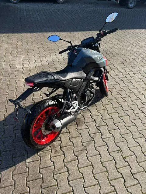 11253994_10_1 Leider muss ich mich von meiner Yamaha MT-125 trennen. Sie wurde immer fürsorglich gepflegt. Ende 2025 wurde die Kette gewechse