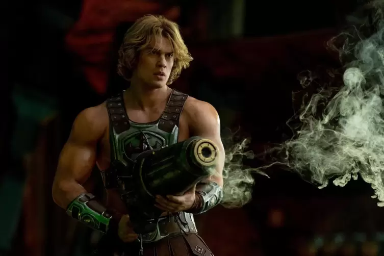 Zurück im Universum: He-Man (Nicholas Galitzine).