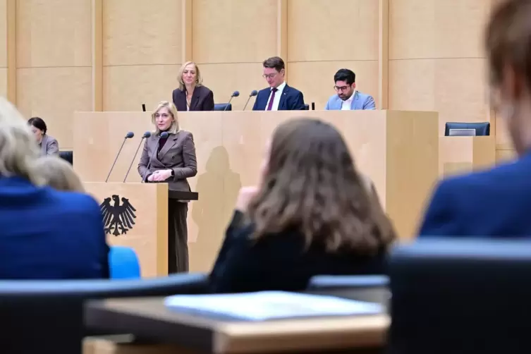 Ministerin Warken im Bundesrat