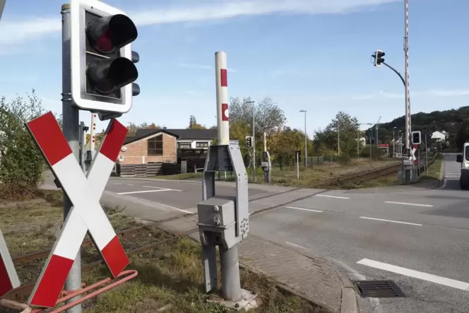 Contwigs Bahnübergang schaltete am Dienstag auf Störung.