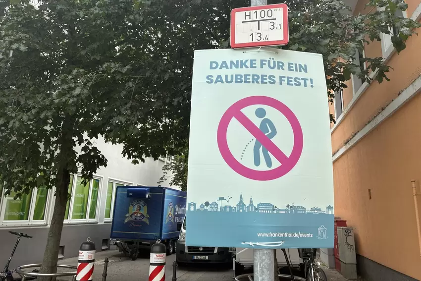 Ein wichtiger Hinweis, denn Wildpinkeln ist nicht nur eklig, sondern auch strafbar. An zehn verschiedenen Orten gibt es öffentli