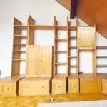 11254571_10_1 Fichte massiv, über Ecke. Bestehend aus 6 Regalen, 30, 40 (2x), 60 und 80 cm breit, Eckteil mit Eckenmaß 92x92 cm. Länge 3,58 m,
