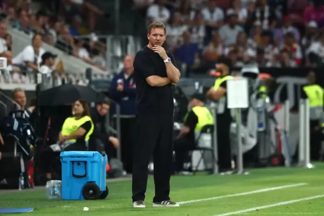 Hast sich zu seinem Kader so seine Gedanken gemacht: Nationaltrainer Julian Nagelsmann beim Testspiel gegen Finnland in Mainz.