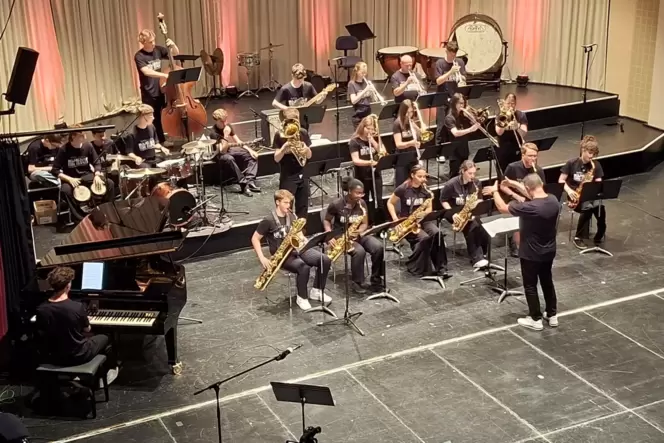 Die Big Band des ASG präsentierte fetzige Jazz-Stücke.