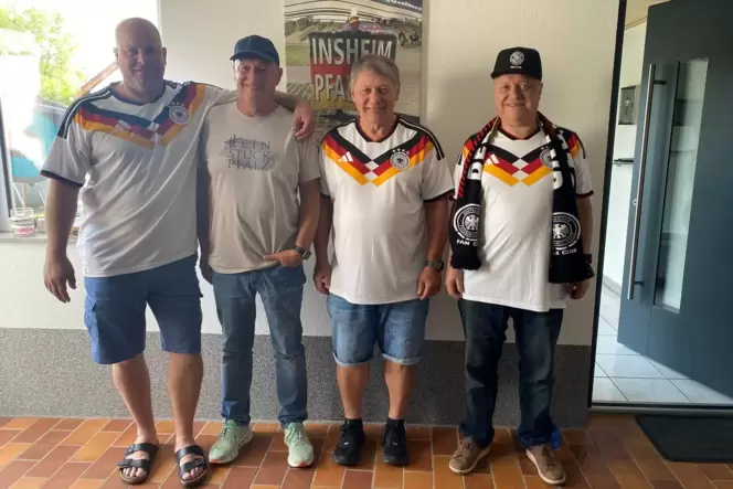 Auf dem Weg zur WM: Marco Schäfer, Hans-Joachim Toews, Norbert Schall und Peter Seither (von links). Es fehlt Rita Bastian.