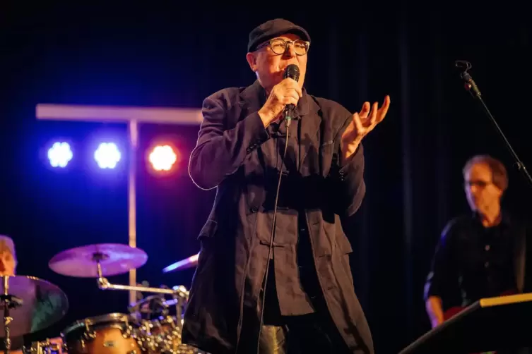 Die Show „Poems on the Rocks“um Jo Jung war im März in Homburg zu erleben, nun kommt sie nach Pirmasens. 