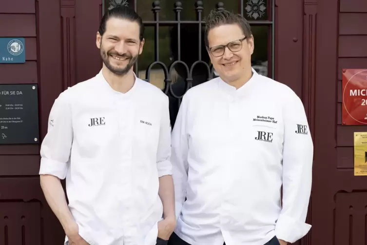 Erik Koch (links) und Markus Pape leiten k&uuml;nftig die beiden Restaurants &bdquo;Heimatk&uuml;che&ldquo; und &bdquo;La M&eacute;sange&ldquo;. Beide sind auch Gesch&auml;ft