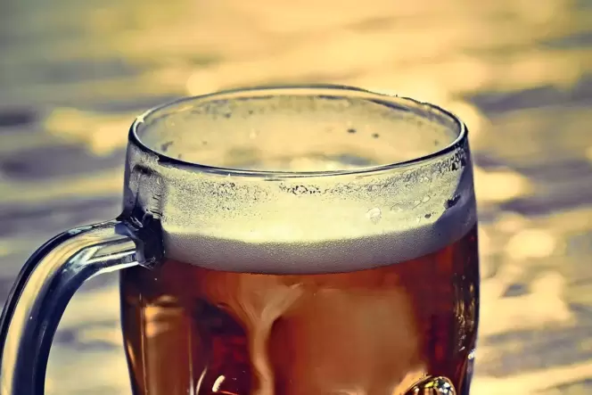 Die Pilsener wissen nicht nur, wie man richtiges Bier macht, sondern auch wie man es zapft.
