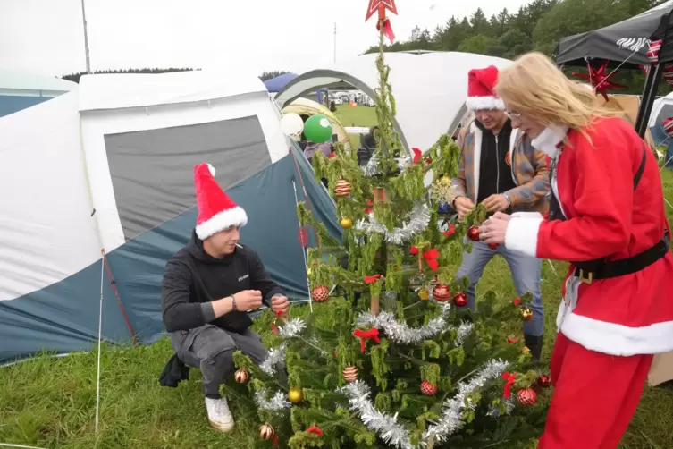 Rock am Ring-Camper beziehen Quartier