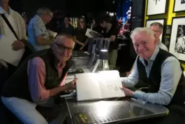 Mike Perkins (rechts) und sein Fan Johannes Vollmar. 