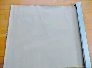 Verdunkelungsrollo für Dachfenster z.B. VELUX VL 021, gebraucht, B= 75 cm, Außenseite alubeschichtet, innen Stoff cremefarben. 2