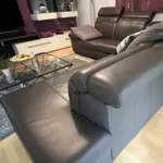 11254650_10_1 Dickledercouch Farbe Schiefer, 6*Kopfteilverstellung, gepflegter guter Zustand, Schenkelmaße 274 cm x 282 cm, Sitzhöhe 41 cm; ma