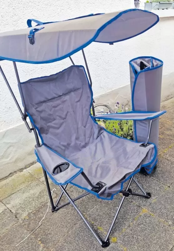 11254644_10_1 in sehr guten Zustand .Campingstühle mit zurück klappbarem Dach abzugeben . Das Dach kann zum Sonnenschutz oder als Regenschutz