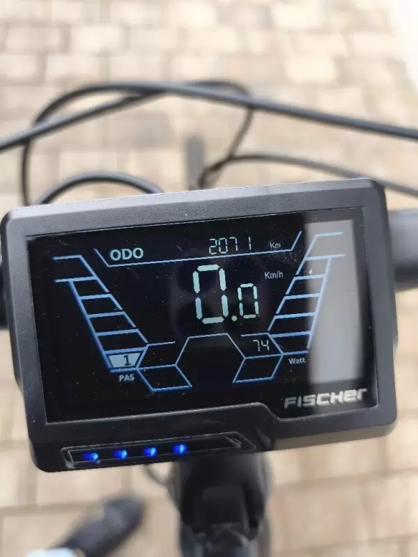 Verkaufe Herren Trekking E-Bike Marke Fischer(Viator 4.0i). Ideal für Alltag+längere Touren. Baujahr 2021, NEU gekauft 04/2022,