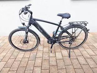 Verkaufe Herren Trekking E-Bike Marke Fischer(Viator 4.0i). Ideal für Alltag+längere Touren. Baujahr 2021, NEU gekauft 04/2022,