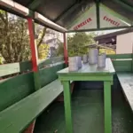 11254643_10_1 für den Traktor für Ausflugsfahrten »Weck Worscht und Wein« Sitze max. 10 P., Tisch fest montiert, Getränkehalter usw. neue Rei