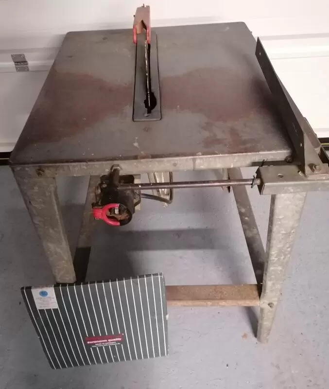 11254601_10_1 Ältere, stabile, voll funktionsfähige Tischkreissäge für Bau-, Holz sägen oder Hobby, Höhe 0,80 m, Sägetisch 0,70 m x 0,60 m, Sä
