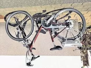 City Bike zu verkaufen ,Erstbesitz,wenig gefahren,Farbe rot,Marke Diamant,NP 2500.00,RH45,27 Gang Chimano,Heckmotor,Gwicht 18 kg