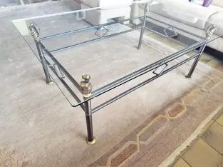 Eleganter Eisentisch mit Glasplatte H50 cm, B120 cm, T80 cm Preis 200,-€.