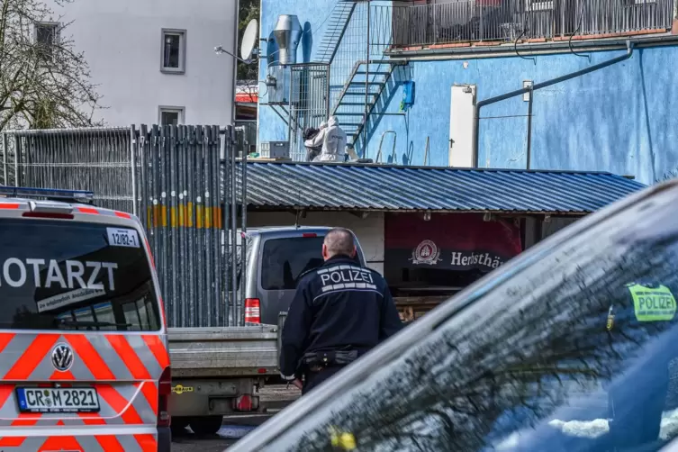 Frau stirbt nach Schüssen
