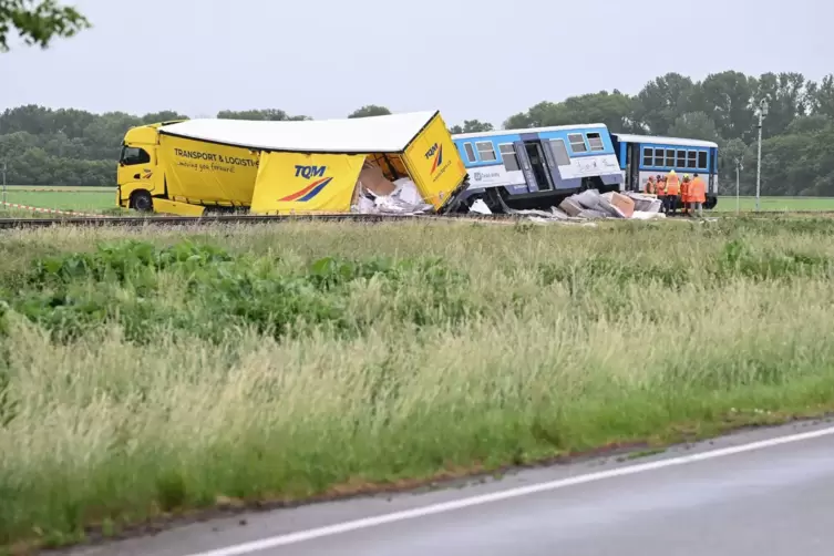 Zusammensto&szlig; von Zug und Lkw in Tschechien